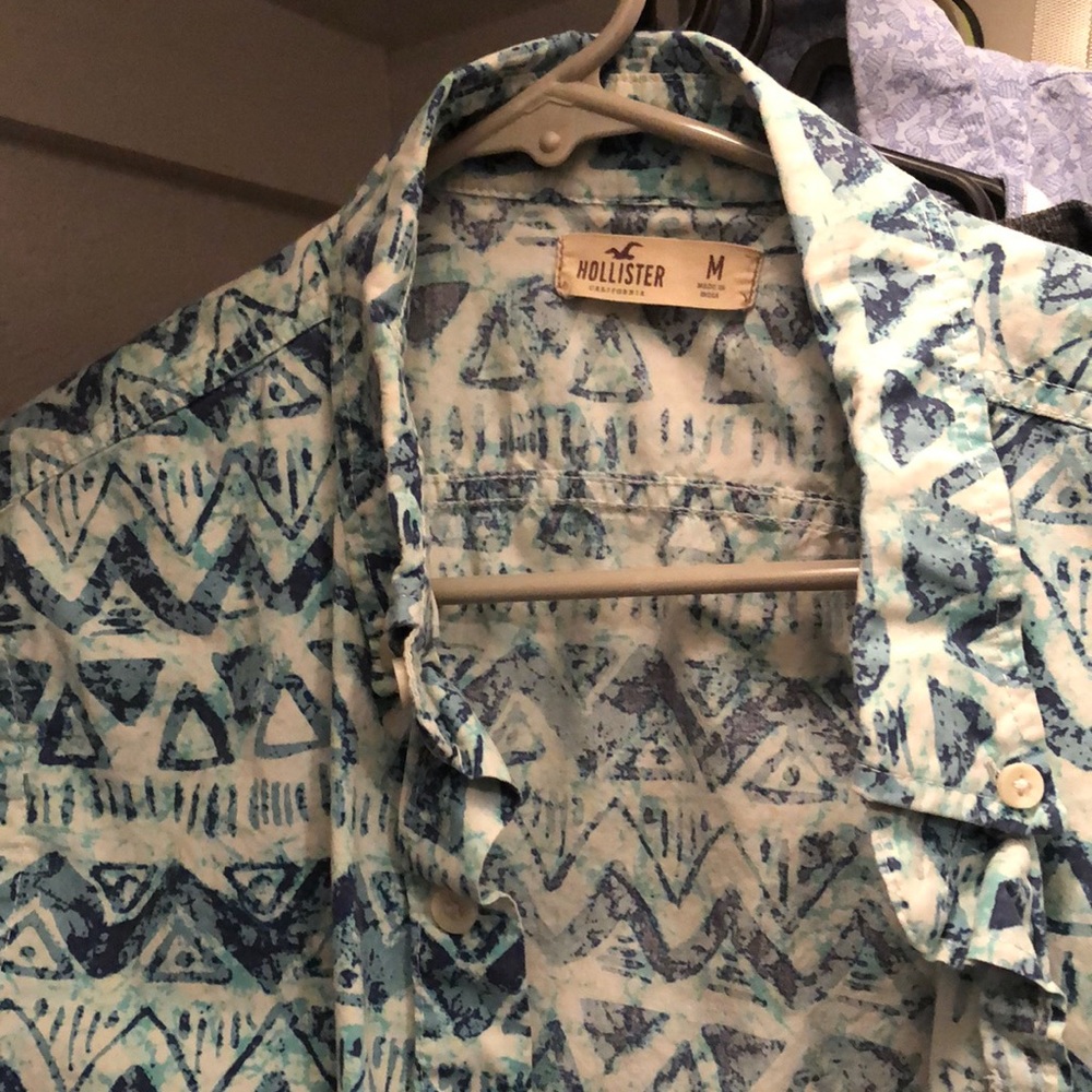 Hollister. Medium size. Shirt